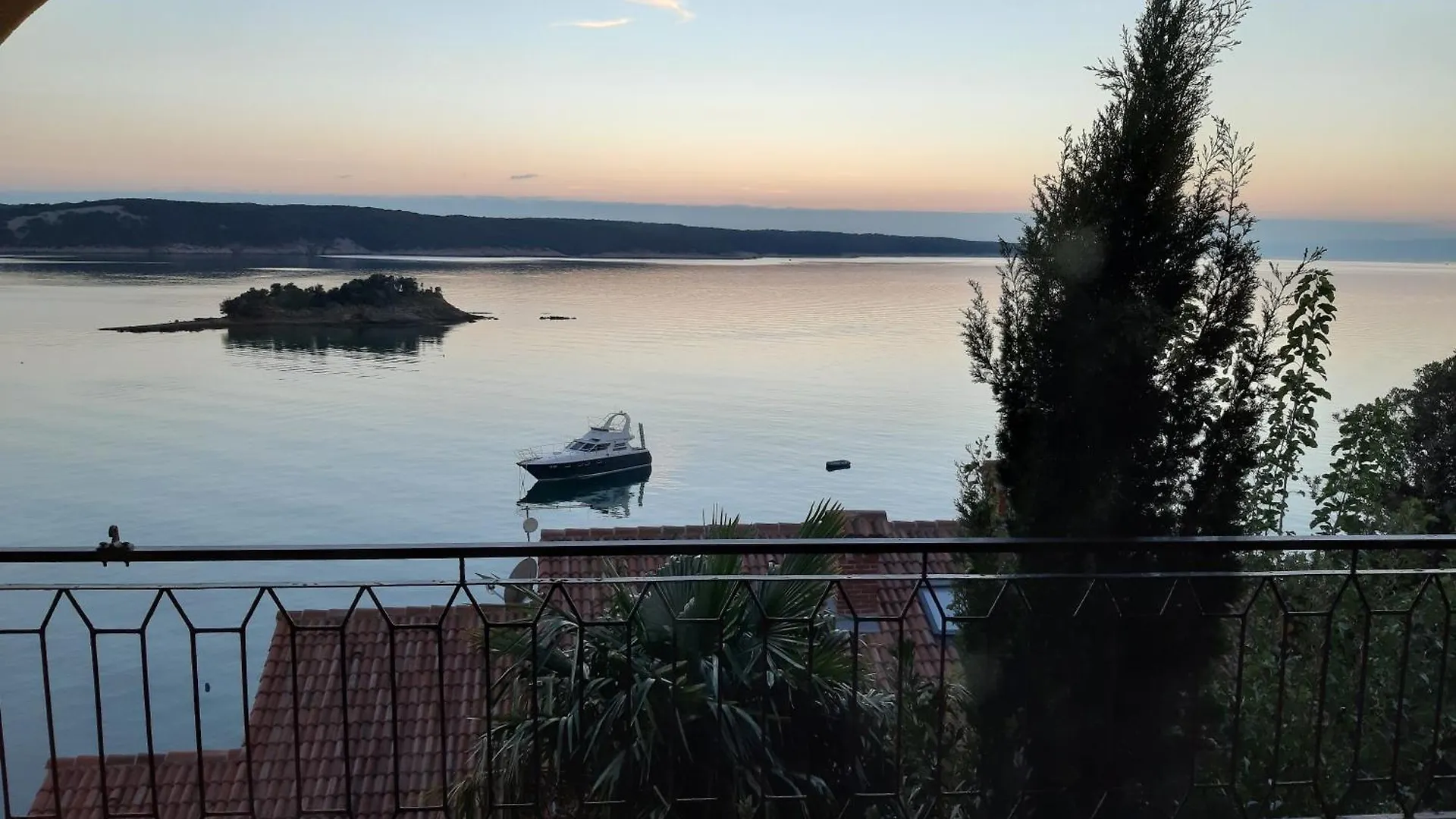 Snjezana 8 Apartment Supetarska Draga Croatia